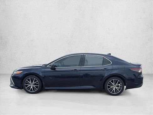 Used 2022 Toyota Camry XLE FWD image 8