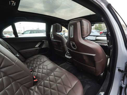 Used 2025 BMW 740i xDrive AWD/4WD image 43