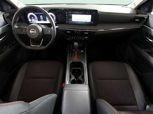 Used 2025 Nissan Kicks SR image 16