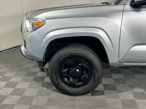 Used 2022 Toyota Tacoma SR w/ SR Convenience Package RWD image 11