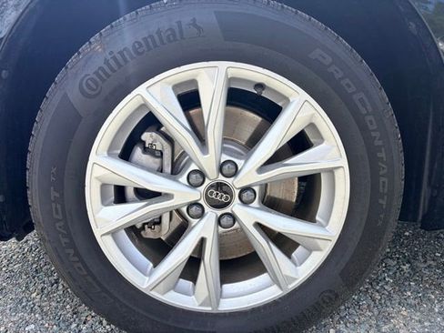 Certified 2025 Audi Q3 2.0T Premium w/ Convenience Package AWD/4WD image 5