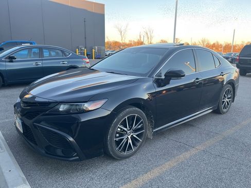 Used 2024 Toyota Camry SE w/ Cold Weather Package image 1