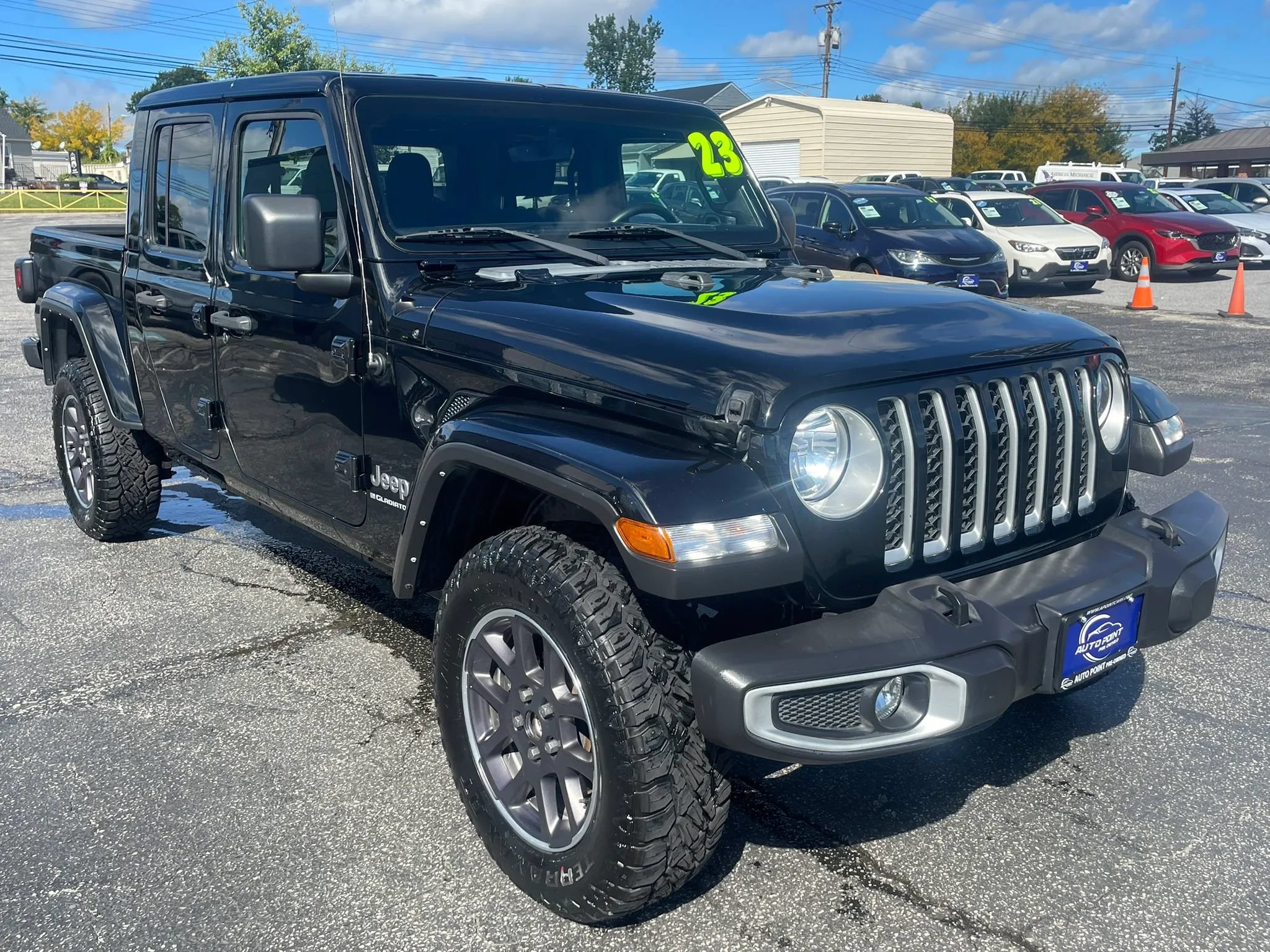 Used 2023 Jeep Gladiator Overland AWD/4WD image 3