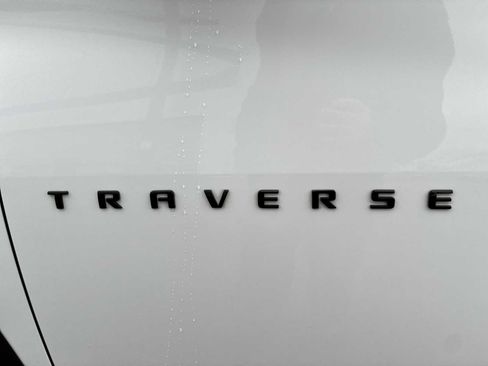 Certified 2023 Chevrolet Traverse RS image 32
