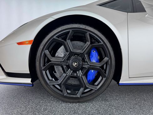 Used 2023 Lamborghini Huracan Tecnica RWD image 33