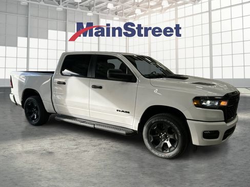 Used 2026 RAM 1500 Express AWD/4WD image 7