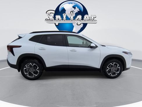New 2026 Chevrolet Trax LT w/ Driver Confidence Package image 9