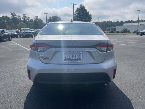 Used 2026 Toyota Corolla LE FWD image 5