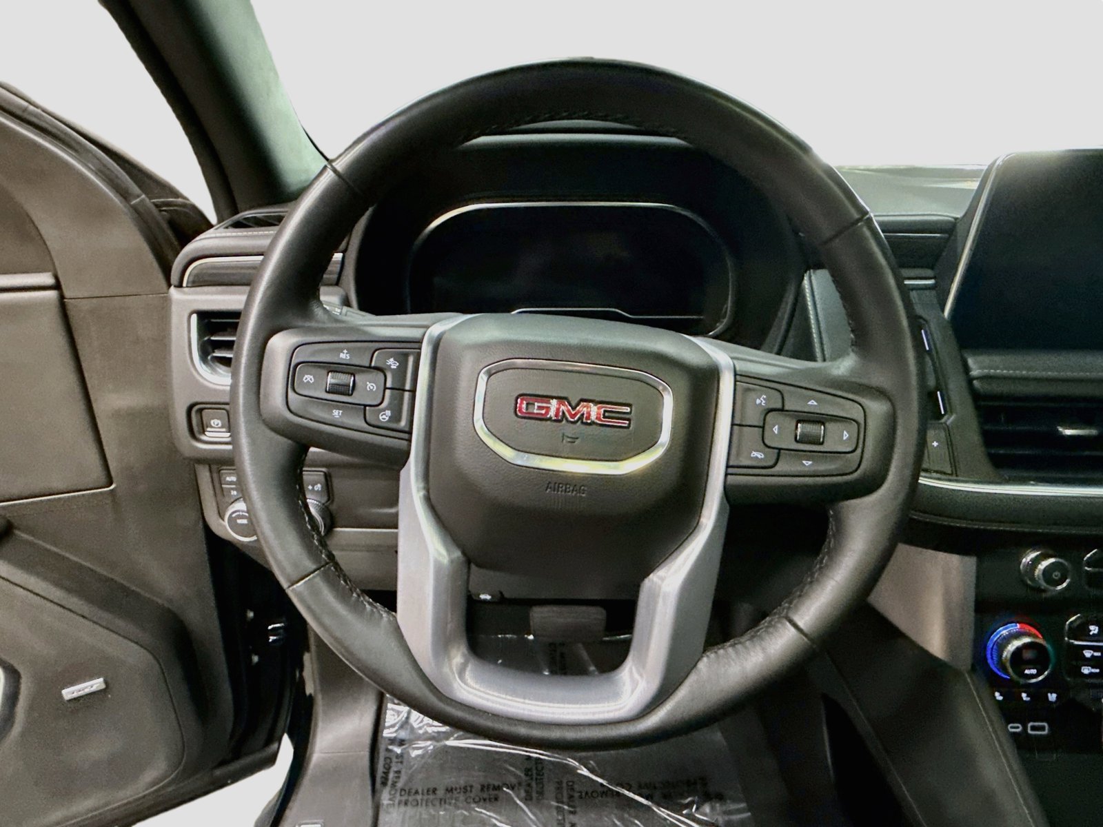 Used 2022 GMC Yukon SLT w/ SLT Premium Package AWD/4WD image 14