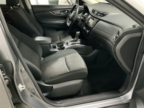 Used 2019 Nissan Rogue SV image 21