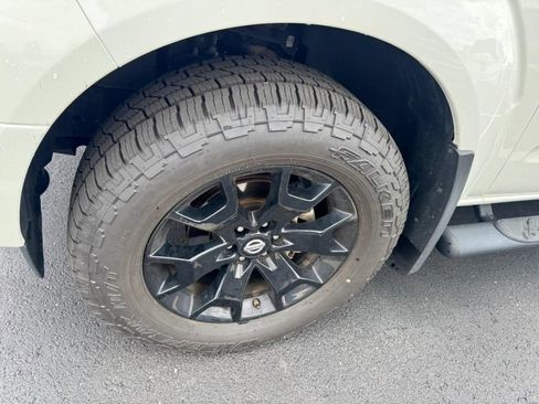 Used 2019 Nissan Frontier SV w/ Value Truck Package AWD/4WD image 4