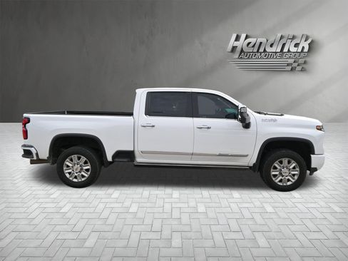 Used 2024 Chevrolet Silverado 2500 High Country w/ High Country Premium Package AWD/4WD image 10