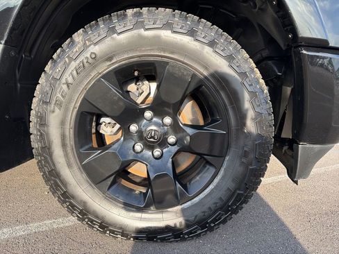 Used 2019 RAM 1500 Laramie AWD/4WD image 10