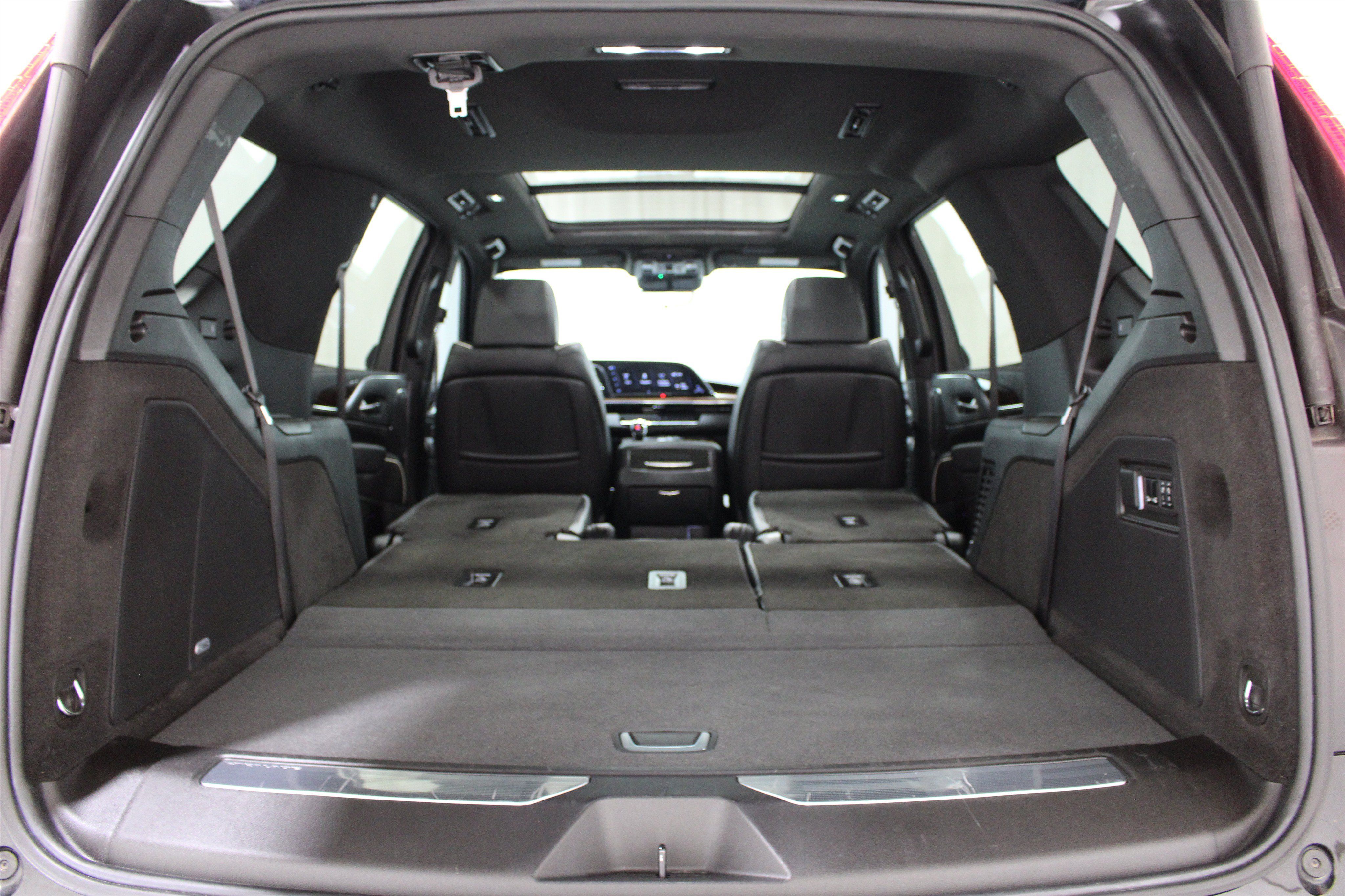Certified 2024 Cadillac Escalade Premium Luxury w/ Performance Package AWD/4WD image 26