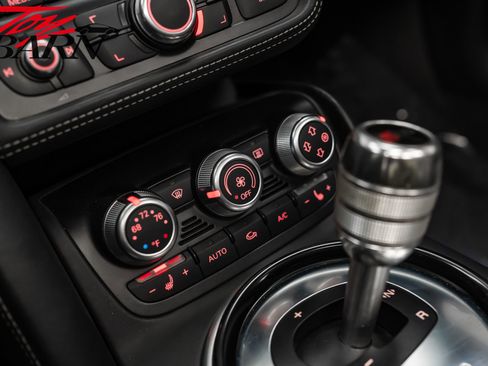 Used 2014 Audi R8 V8 image 47