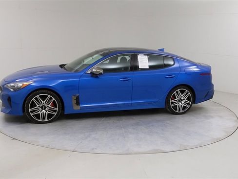 Used 2023 Kia Stinger GT2 image 19
