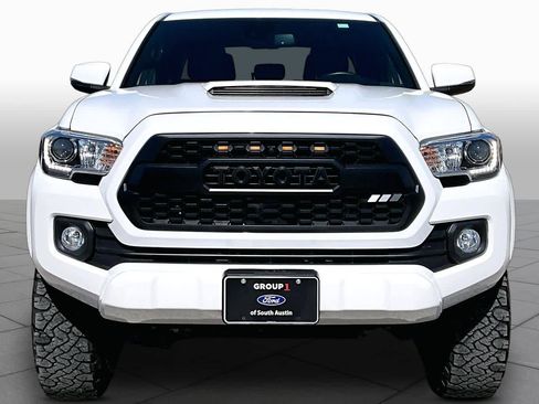 Used 2021 Toyota Tacoma TRD Sport AWD/4WD image 4
