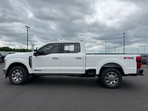 Used 2023 Ford F350 Lariat w/ Lariat Ultimate Package AWD/4WD image 9