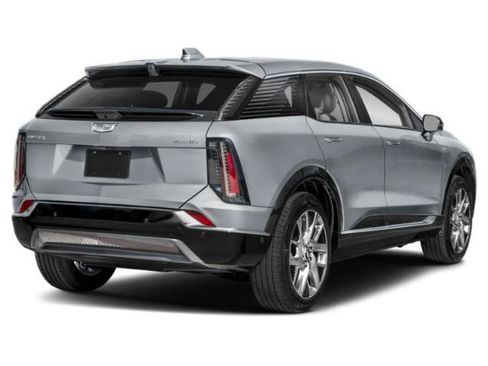 Used 2025 Cadillac Optiq Luxury 2 w/ LPO, Floor Liner Package AWD/4WD image 5