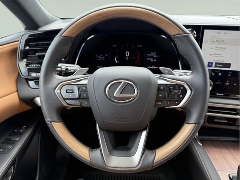 Used 2025 Lexus RX 350 Premium w/ Accessory Package AWD/4WD image 12