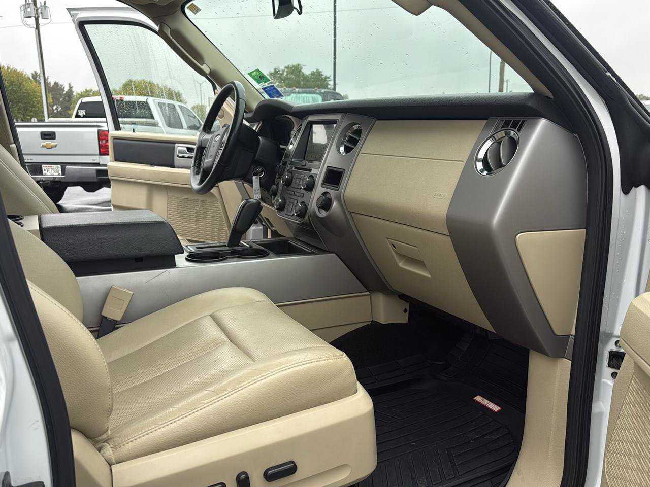 Used 2017 Ford Expedition EL XLT w/ Equipment Group 202A AWD/4WD image 38