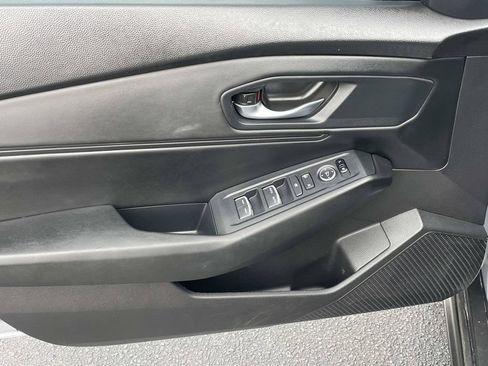 Used 2025 Honda Accord SE image 17