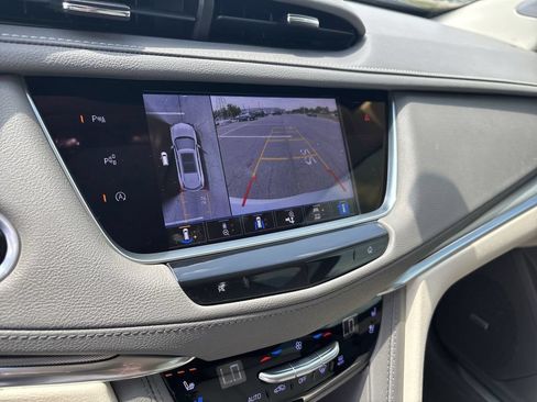 Used 2022 Cadillac XT5 Premium Luxury w/ Technology Package AWD/4WD image 19