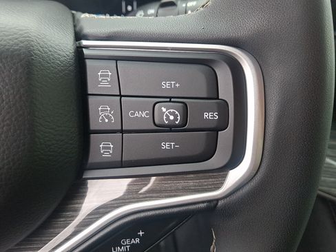 Used 2022 Jeep Wagoneer Series II AWD/4WD image 22
