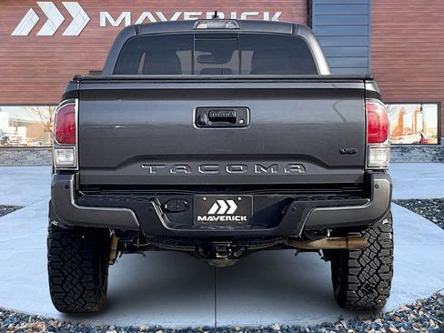 Used 2022 Toyota Tacoma TRD Off-Road image 6
