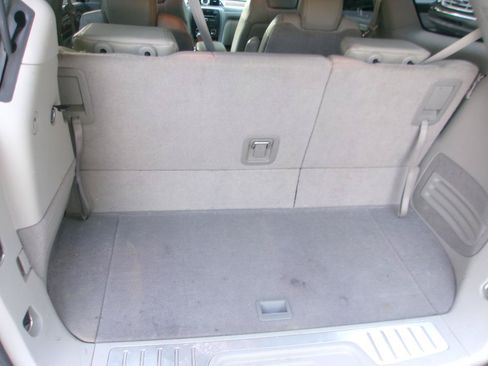 Used 2008 Buick Enclave CXL w/ Entertainment Package #2 FWD image 18