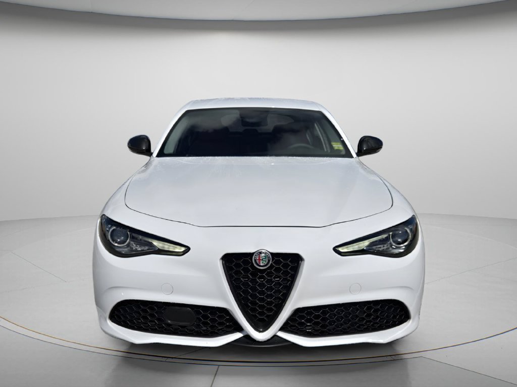 Used 2019 Alfa Romeo Giulia w/ Quick Order Package 22K Sport RWD image 3