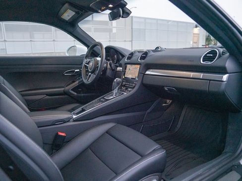 Used 2024 Porsche 718 Cayman image 24