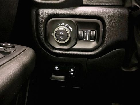 Used 2019 RAM 1500 Big Horn image 16