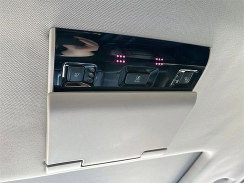 Used 2018 GMC Yukon XL Denali w/ Denali Ultimate Package image 36