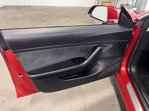 Used 2020 Tesla Model 3 Standard Range Plus image 23