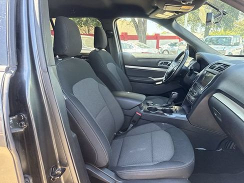 Used 2019 Ford Explorer XLT w/ Equipment Group 201A AWD/4WD image 28