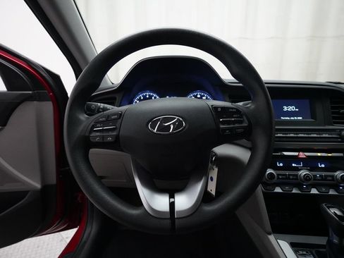 Used 2020 Hyundai Elantra SE w/ Cargo Package (C1) FWD image 4