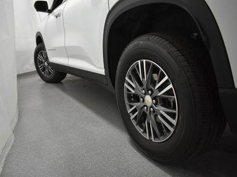Certified 2025 Chevrolet Traverse LT w/ Driver Confidence Package AWD/4WD image 9