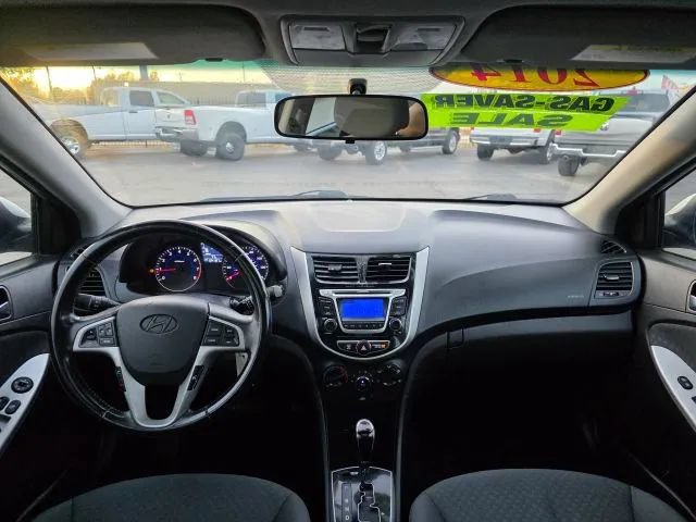 Used 2014 Hyundai Accent SE w/ Option Group 3 FWD image 13