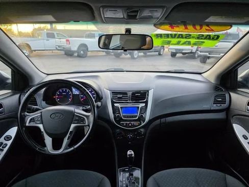 Used 2014 Hyundai Accent SE w/ Option Group 3 FWD image 13