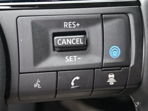 Used 2023 Nissan Pathfinder Platinum w/ Black Appearance Package AWD/4WD image 13