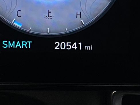 Used 2025 Hyundai Elantra SEL image 18