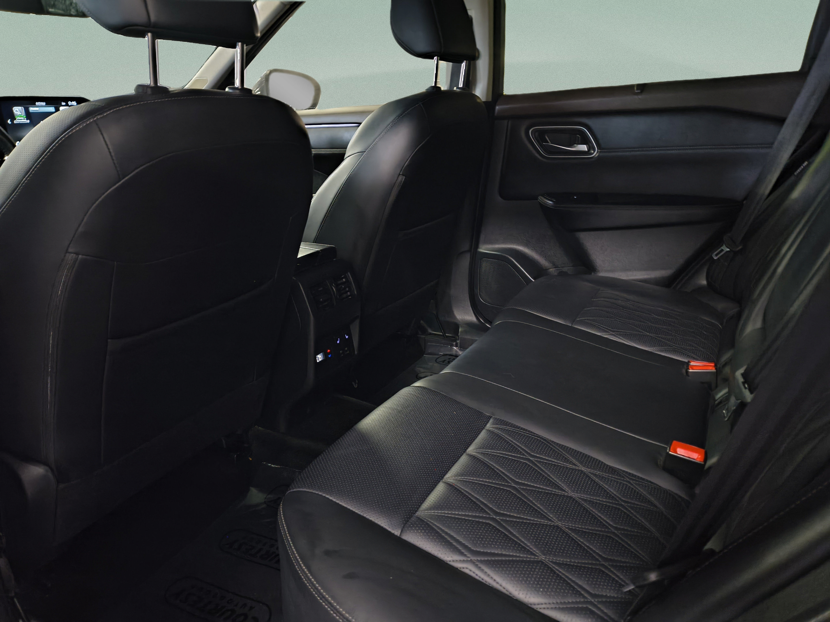 Certified 2023 Nissan Rogue Platinum w/ Platinum Premium Package FWD image 17