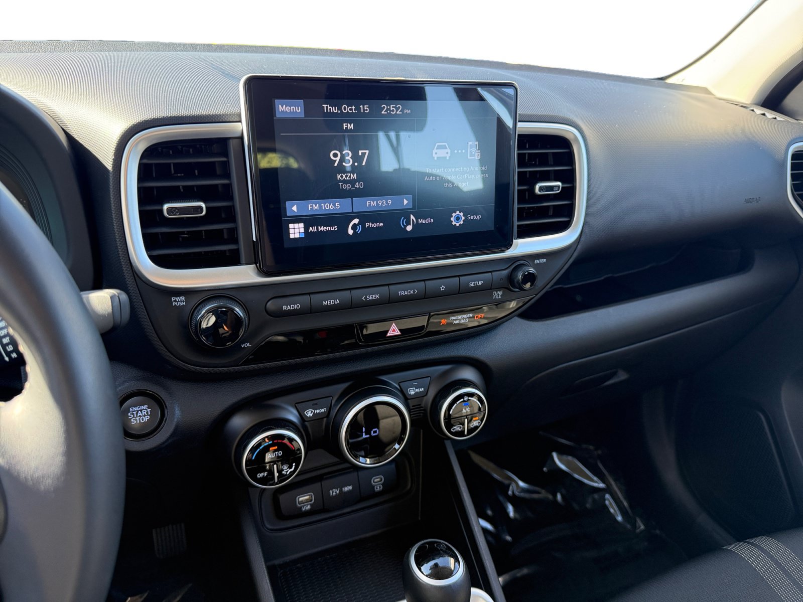Certified 2025 Hyundai Venue SEL FWD image 12