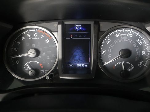 Used 2021 Toyota Tacoma TRD Off-Road AWD/4WD image 30