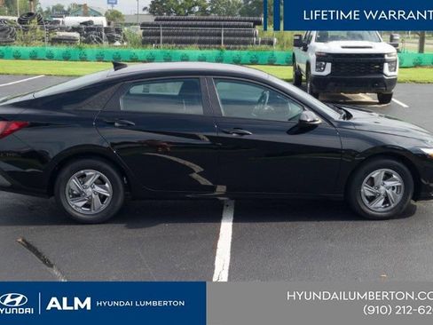 New 2026 Hyundai Elantra SE FWD image 5