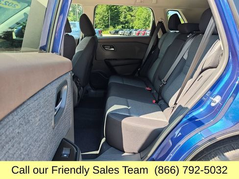 Used 2023 Nissan Rogue SV AWD/4WD image 24