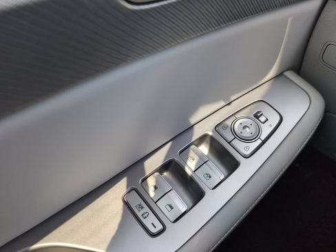 Used 2025 Hyundai Palisade SEL FWD image 19