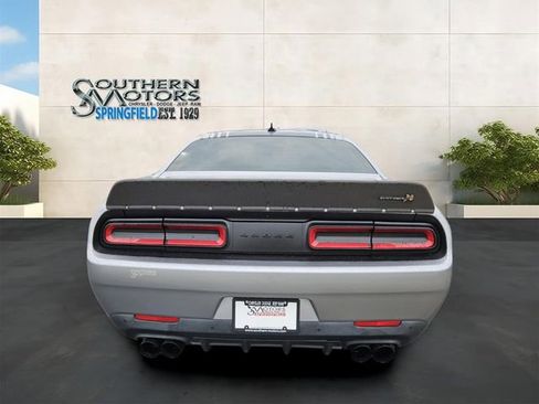 Used 2016 Dodge Challenger R/T Scat Pack RWD image 4