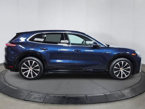 New 2026 Porsche Cayenne Electric AWD/4WD image 8